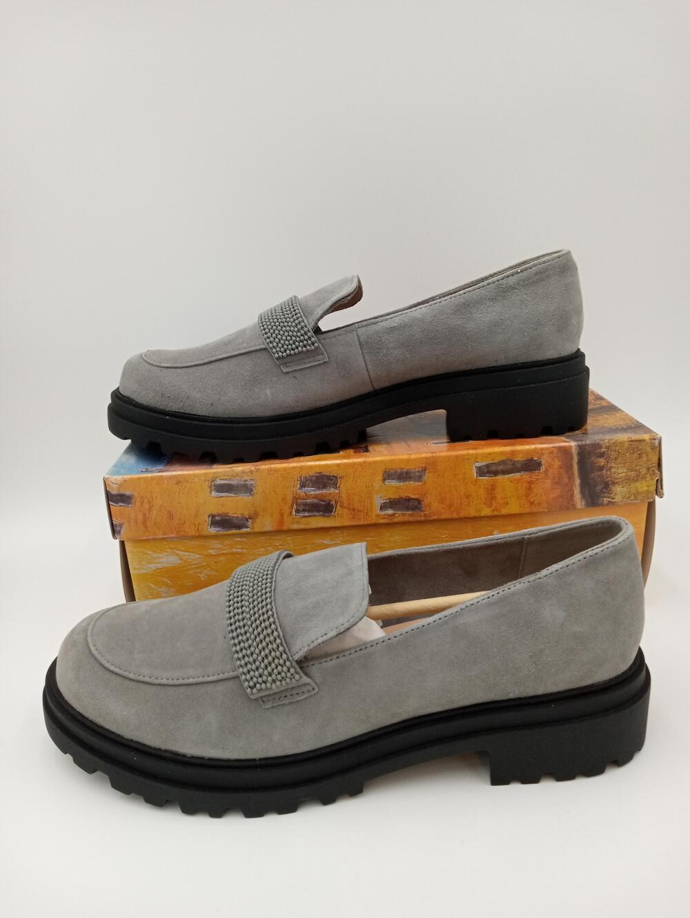 Bella Vita Paz Loafer Shoes Womens Size 11 W Gray Suede Chunky Lug Sole Slip On